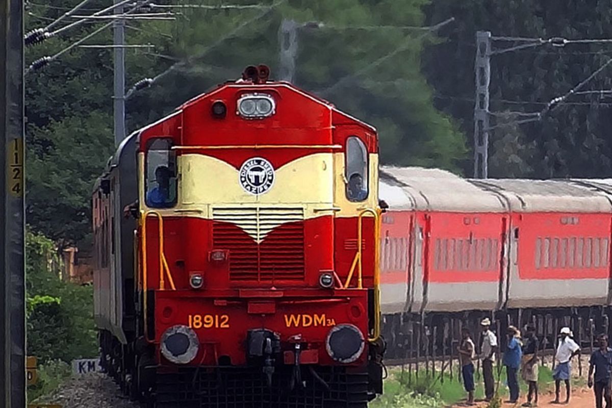 बिहार के लिए छठ पूजा में और दिवाली पर 51 स्पेशल ट्रेन चलाएगी सरकार 4 बिहार के लिए छठ पूजा में और दिवाली पर 51 स्पेशल ट्रेन चलाएगी सरकार बिहार में स्पेशल ट्रेन